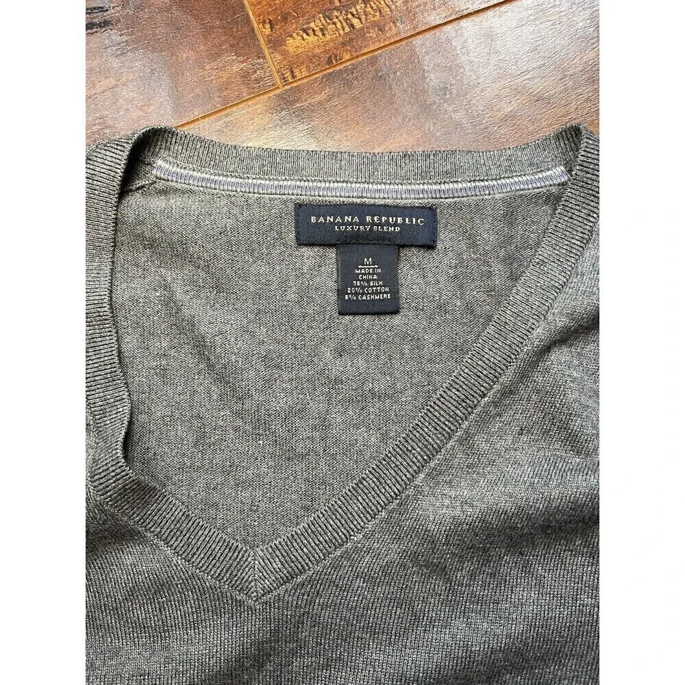 Banana Republic Mens M Gray V-Neck Sweater Luxury Blend Silk Cotton Cashmere